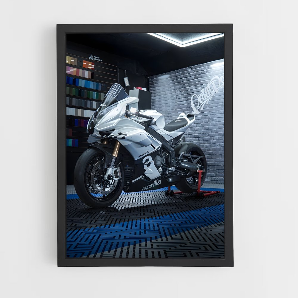 Poster Moto Blanche dans le Garage – affiche Aprilia (vue 2)
